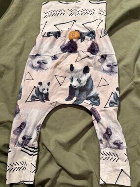 Little yogi panda grow with me pants size 6-12 months